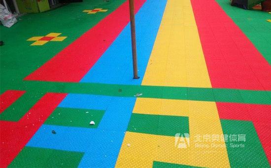 塑料戶外彈力魔方運動地板圖片