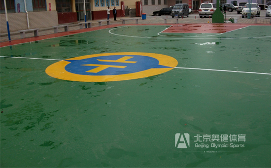 球場(chǎng)塑膠跑道積水怎么解決