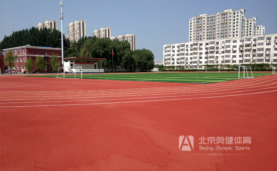 透氣型塑膠跑道驗(yàn)收、清場(chǎng)