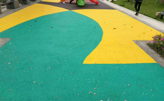 社區(qū)兒童活動(dòng)場(chǎng)塑膠跑道圖片