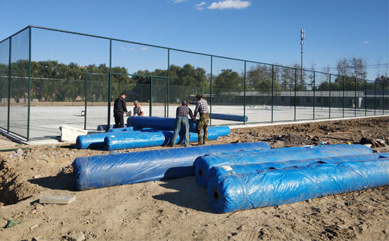 人造草坪搬運(yùn)