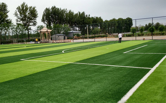 建設(shè)足球場(chǎng)地要多少錢