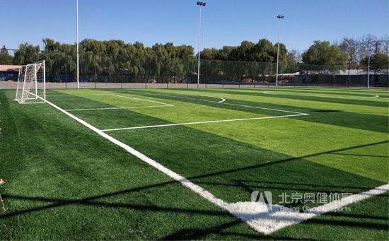足球場人工草坪怎樣清潔養(yǎng)護(hù)