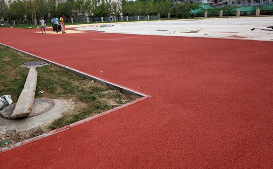 冬季塑膠跑道的施工工藝方法及保護措施